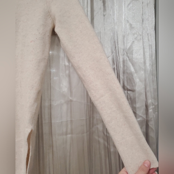 Club Monaco 100% Cashmere Blush Pink Sweater - Picture 5 of 11